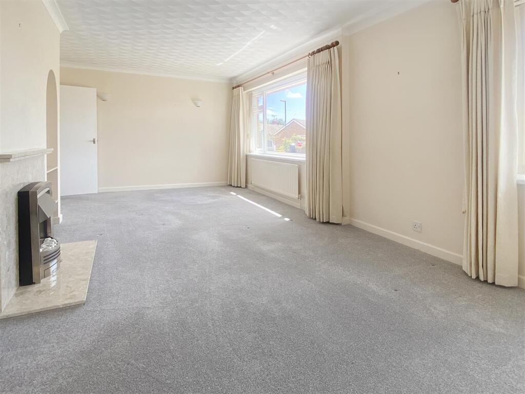 House in Arun, East Preston - More