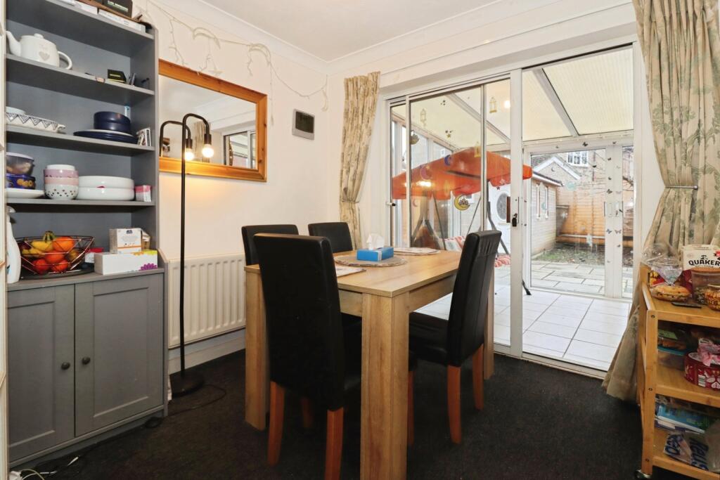 Wheatfield Drive, Bradley Stoke, Bristol, Gloucestershire, BS32 photo 3