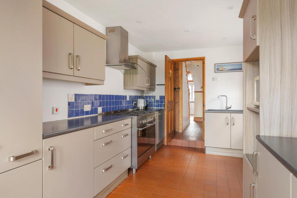 House in Dorchester, Dorset - More