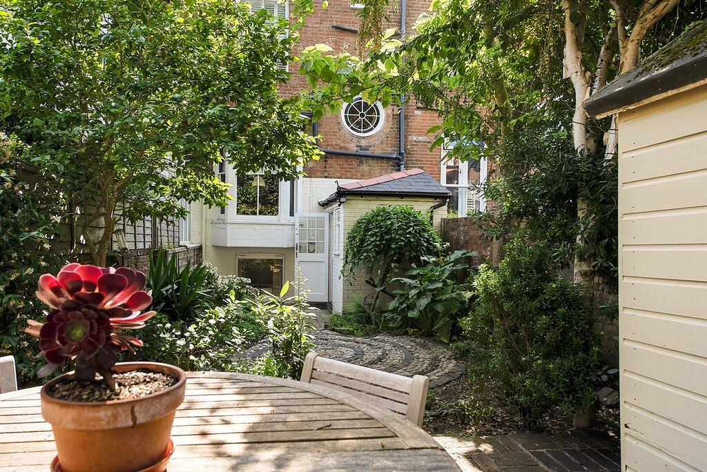 House in Portsmouth - View 4