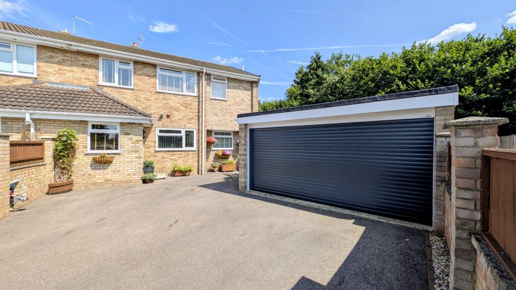 Main image of property: Pear Tree Close, Lindford, Hampshire, GU35