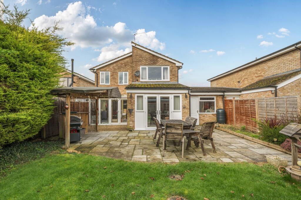 Rosebay Crescent, Wantage photo 2
