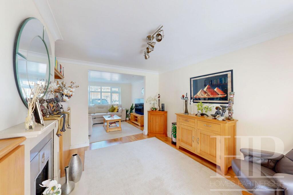 House in Crawley, Langley Green - More