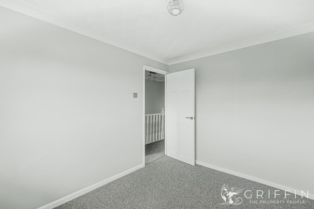 House in Grays, Little Thurrock - More