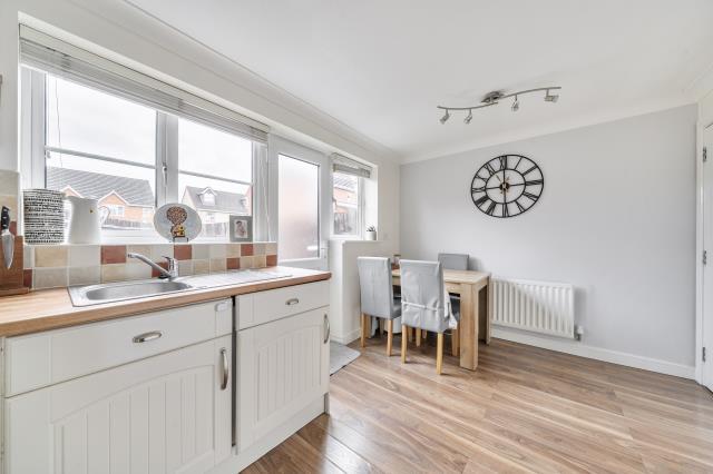 House in Thatcham, Colthrop - More