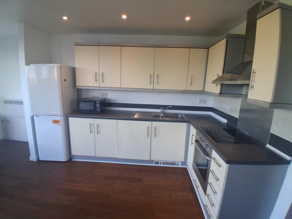 Apartment in Ilford - View 3