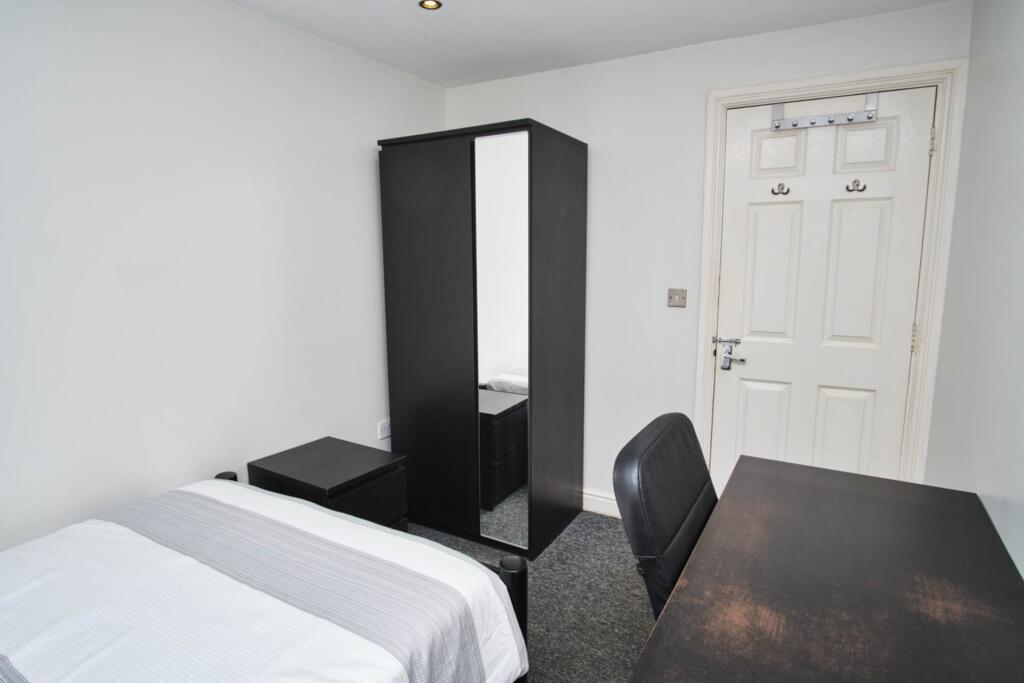 House in Leicester - View 5