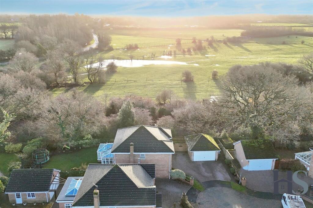 Chiltern Close, Cheslyn Hay, WS6 photo 4