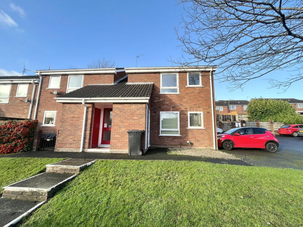 1-bed flat on Bisell Way, Amblecote, Brierley Hill, DY5 2RY, £23,950