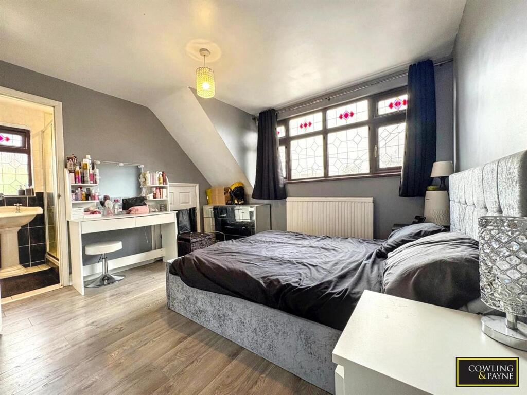 House in Basildon, Shotgate - More