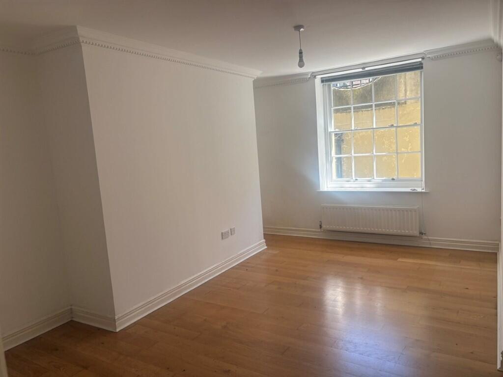 Apartment in Brighton - More
