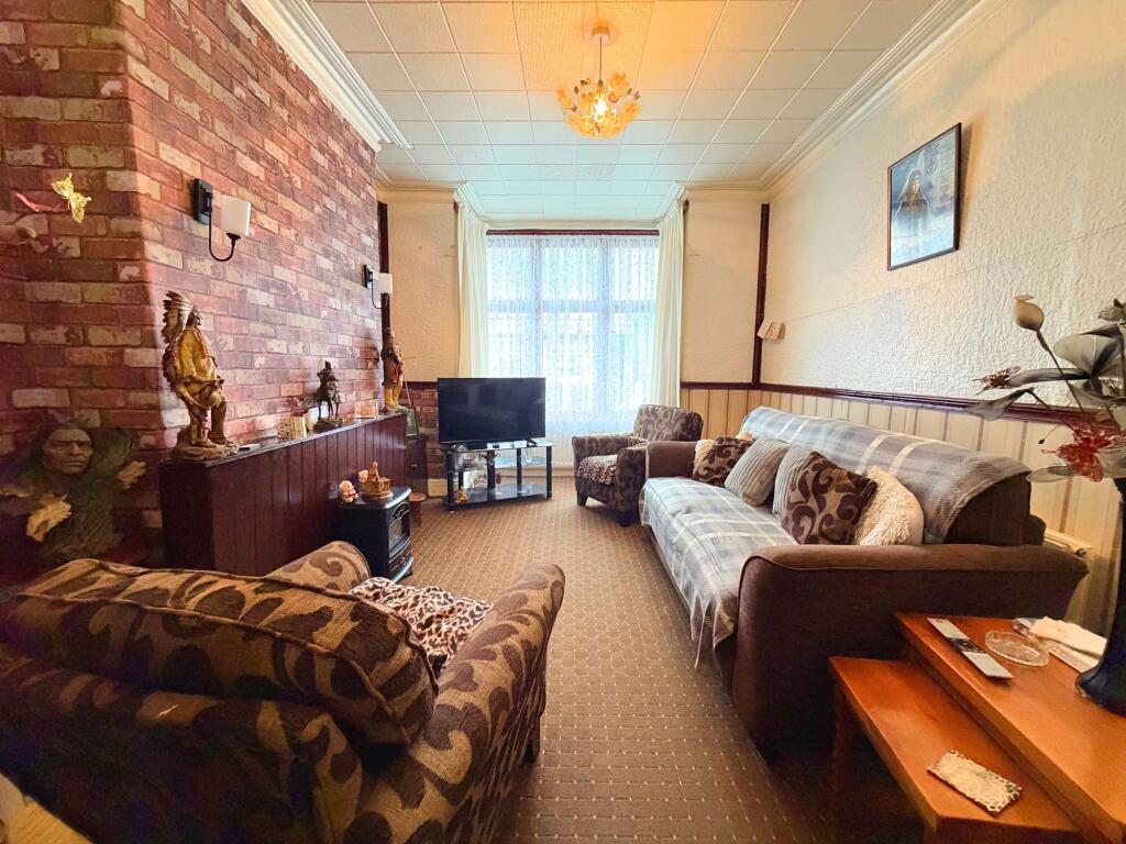 Haddon Grove, Sale, M33 photo 2