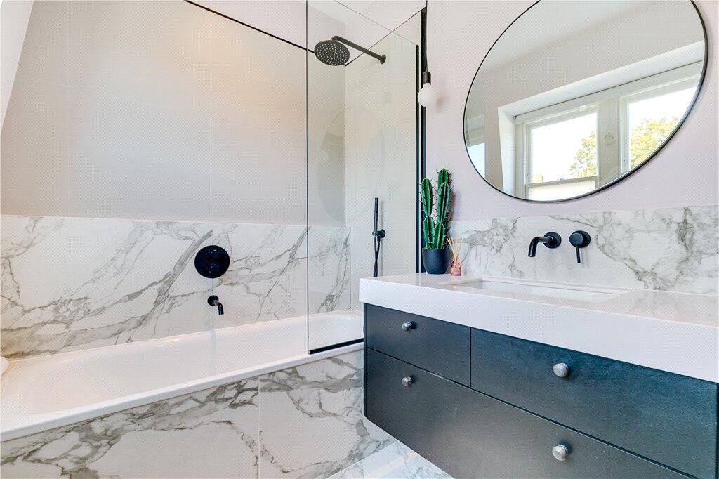 House in London, Royal Borough of Kensington and Chelsea - View 5