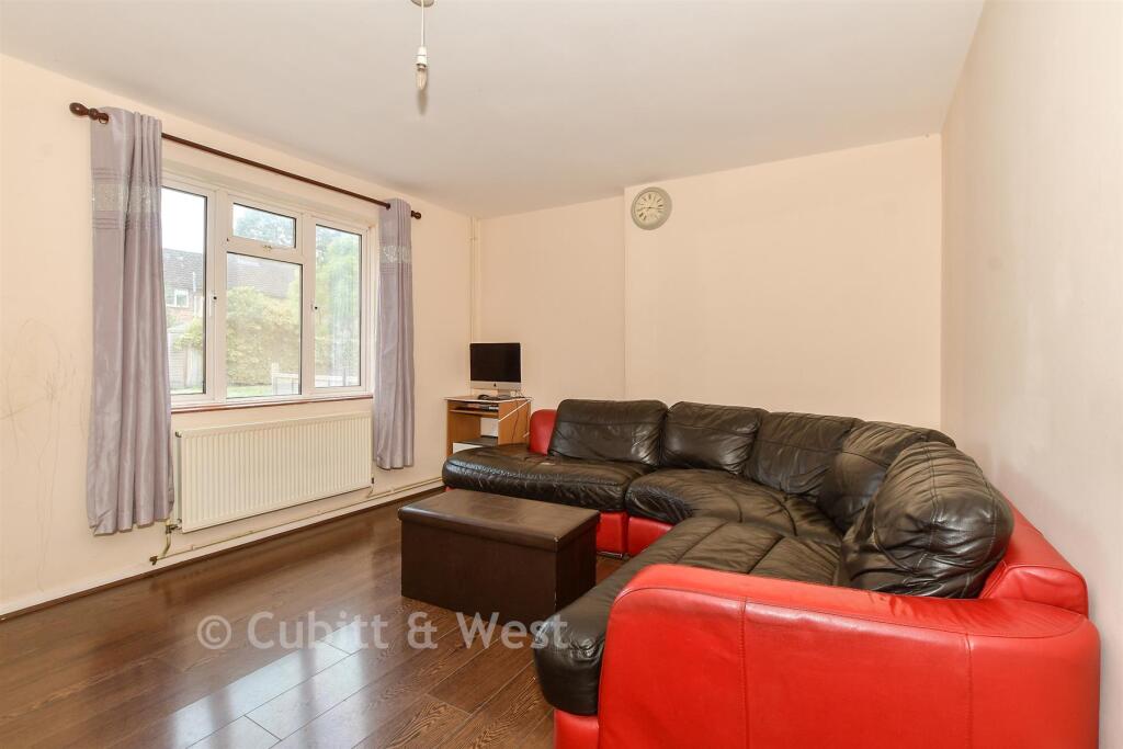 Lark Rise, Langley Green, Crawley, West Sussex photo 4