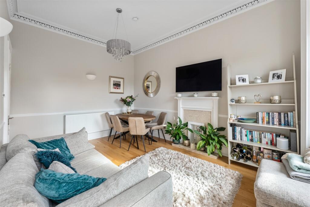 Apartment in Glasgow - View 3