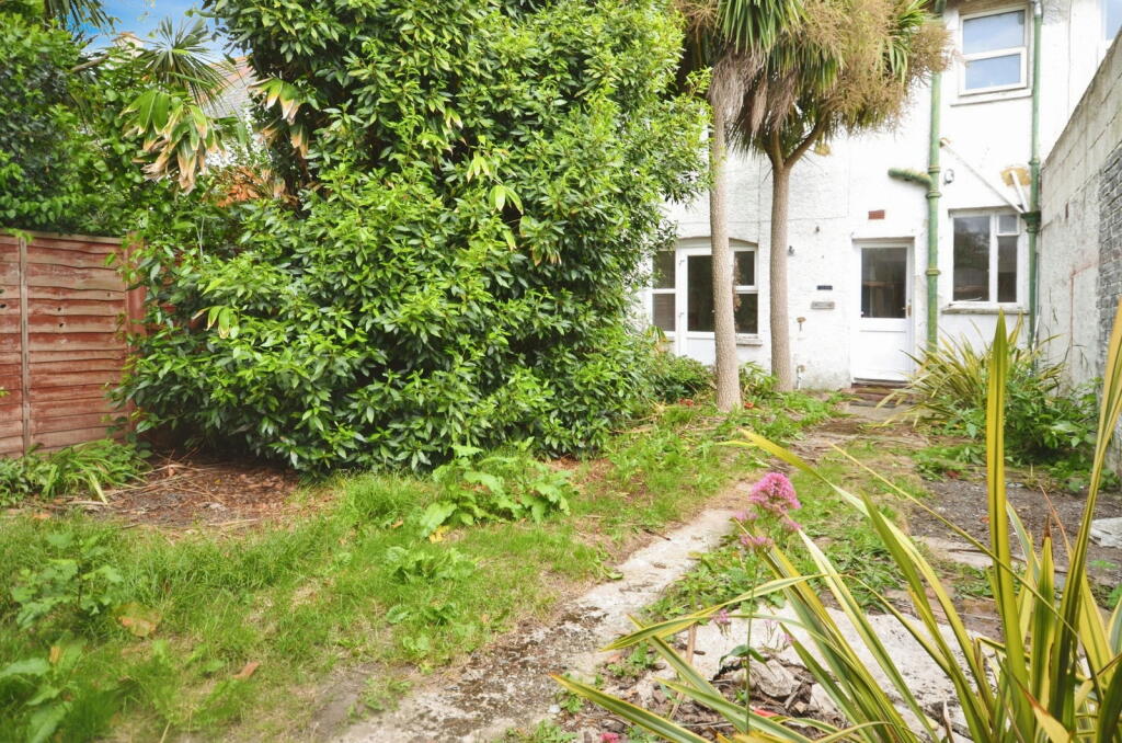 Longford Road, Bognor Regis, West Sussex, PO21 1AB photo 2