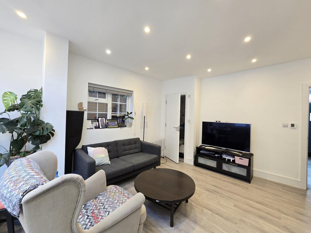 Main image of property: Fredericks Place , North Finchley, N12