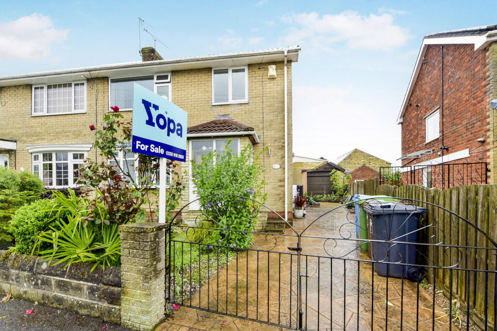 3-bed semi-detached on Leadbeater Drive, Sheffield, S12, £270,000