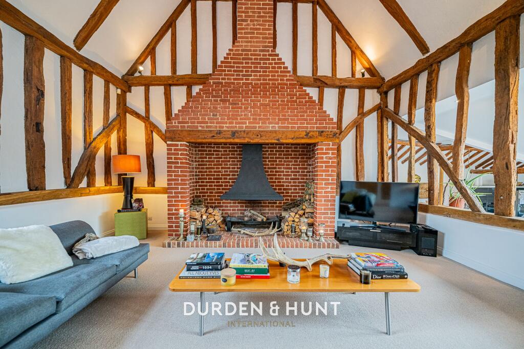House in Epping Forest, Abbess, Beauchamp and Berners Roding - View 3