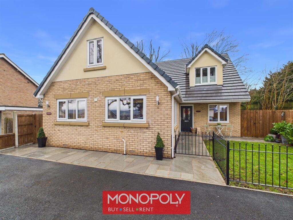 4-bed detached on St. Davids Lane, Denbigh, £385,000