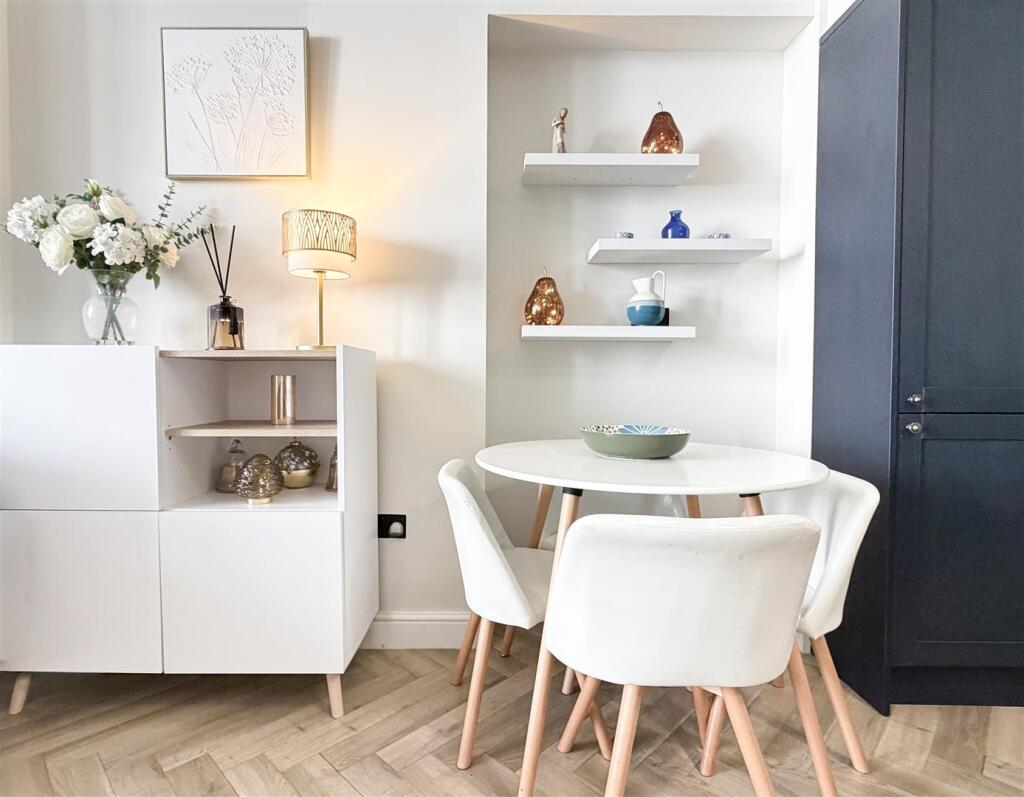 Burlington Place, Eastbourne, BN21 4FS - View 6
