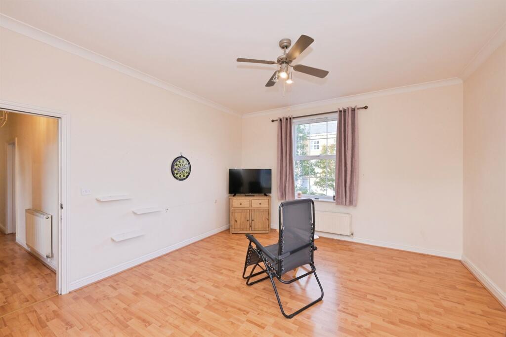 Apartment in Epping Forest, Waltham Abbey - View 3
