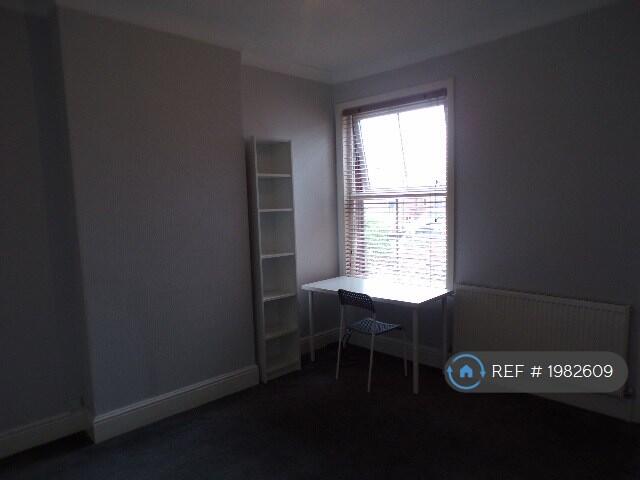 2 bedroom end of terrace house for rent