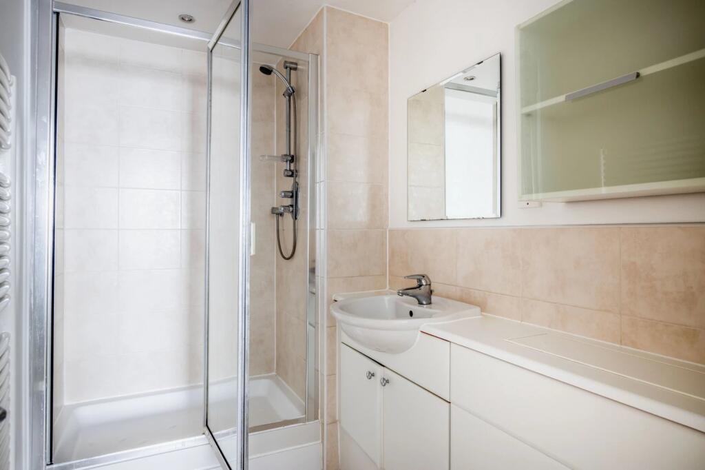Apartment in London - More