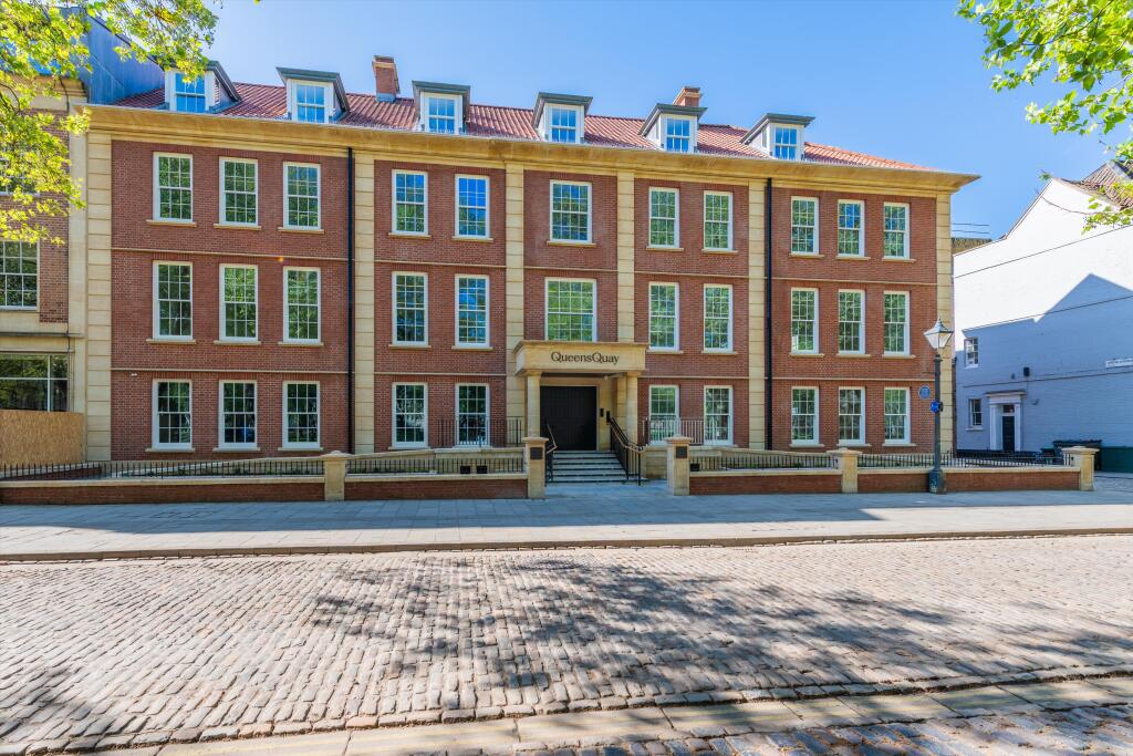 Main image of property: Queen's Quay, Queen Square, Bristol, BS1