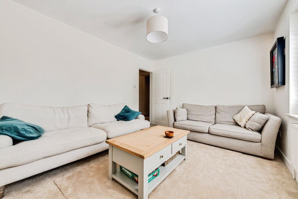 House in Chearsley, Buckinghamshire - More