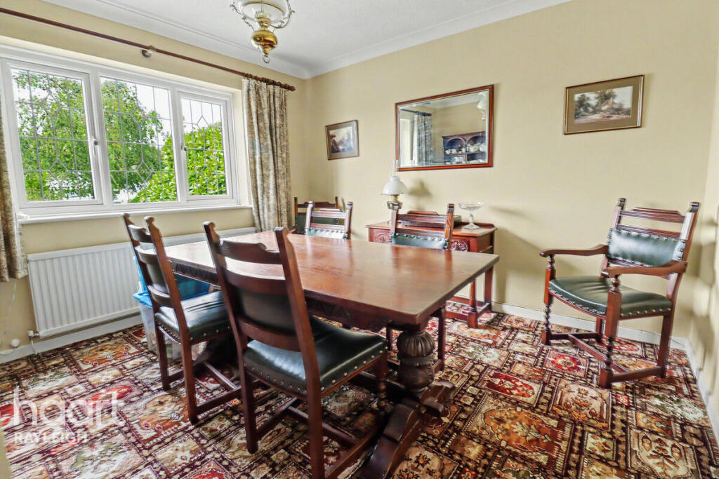 House in Rochford, Hullbridge - View 5