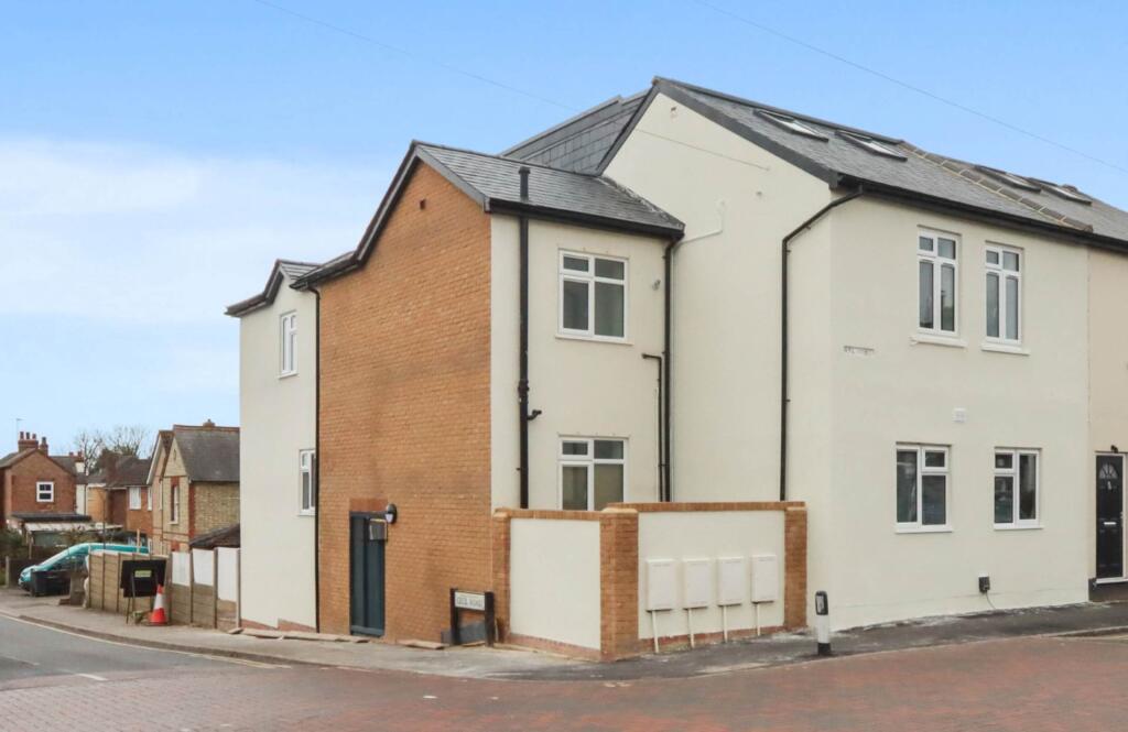 Main image of property: Rye Road, Hoddesdon EN11