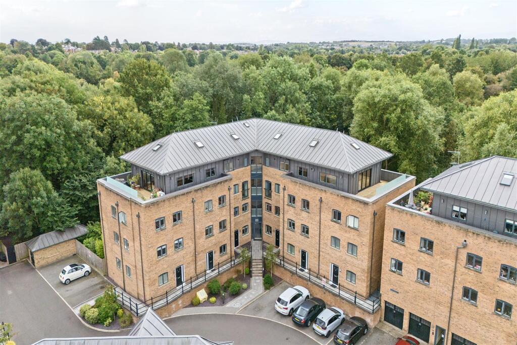 3-bed flat on 36 Abbey Wharf, Mill Road, Shrewsbury, SY2 6AY, £475,000