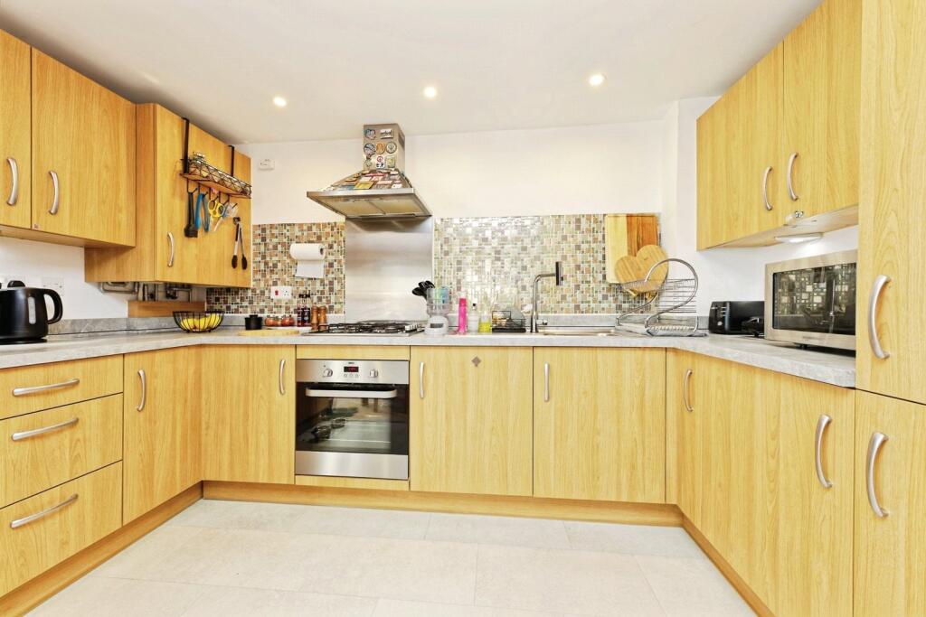 Apartment in Dover, Aylesham - View 5