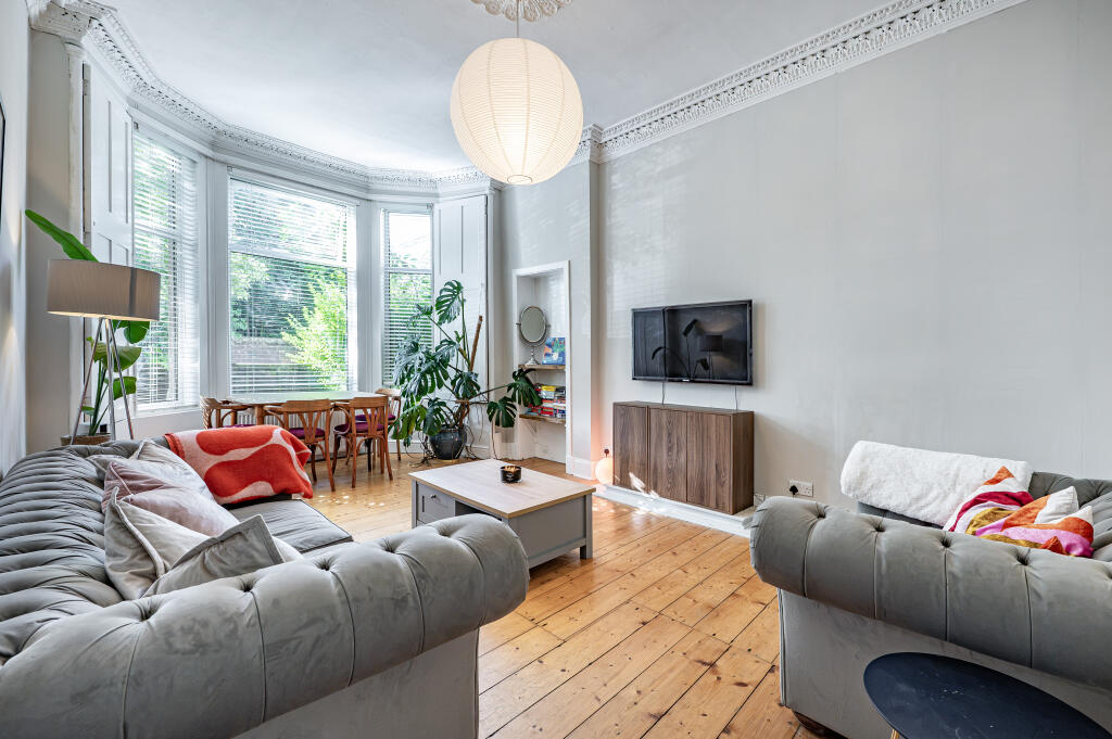 Apartment in Glasgow, The Drives, Dennistoun - View 3