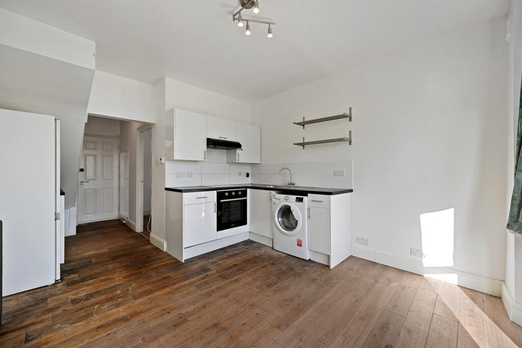 Apartment in London - View 4