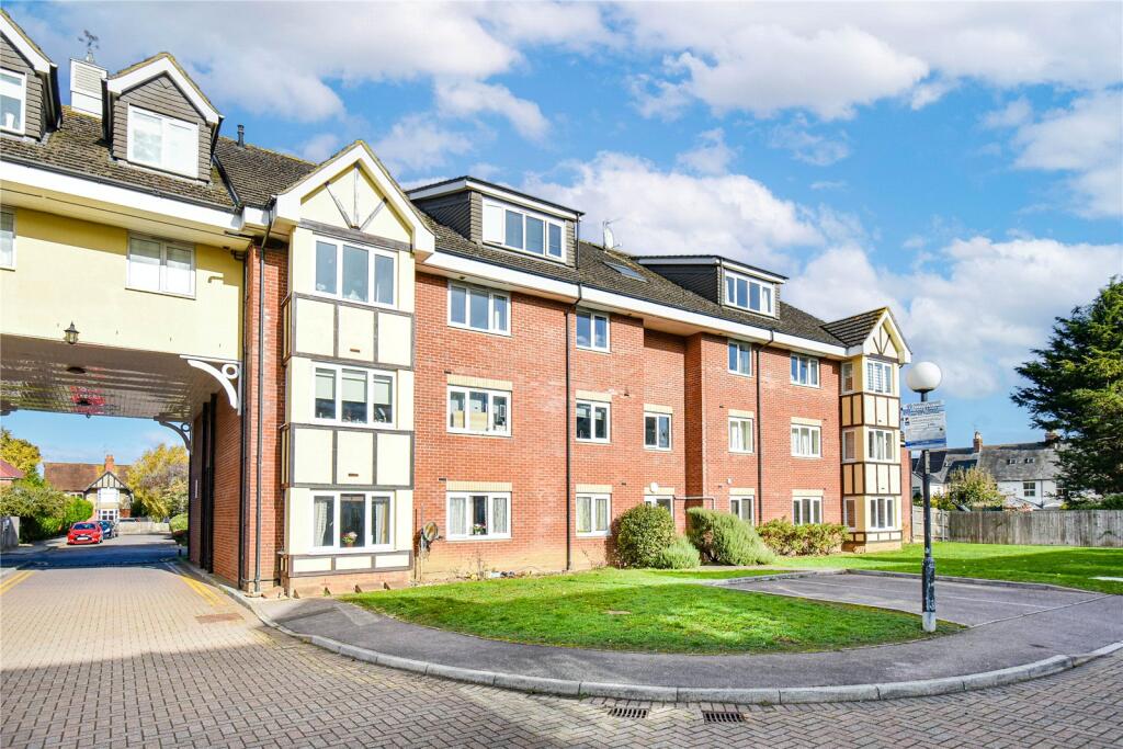 Victoria Grove, Newbury, West Berkshire, RG14 photo 3