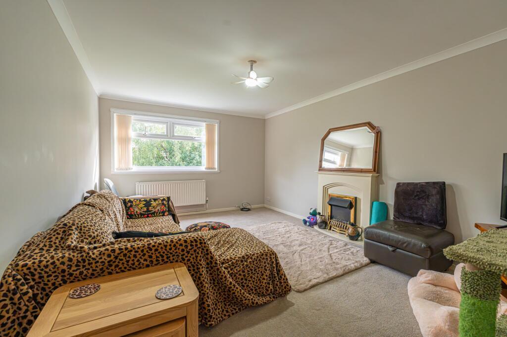 Apartment in Newport - View 3