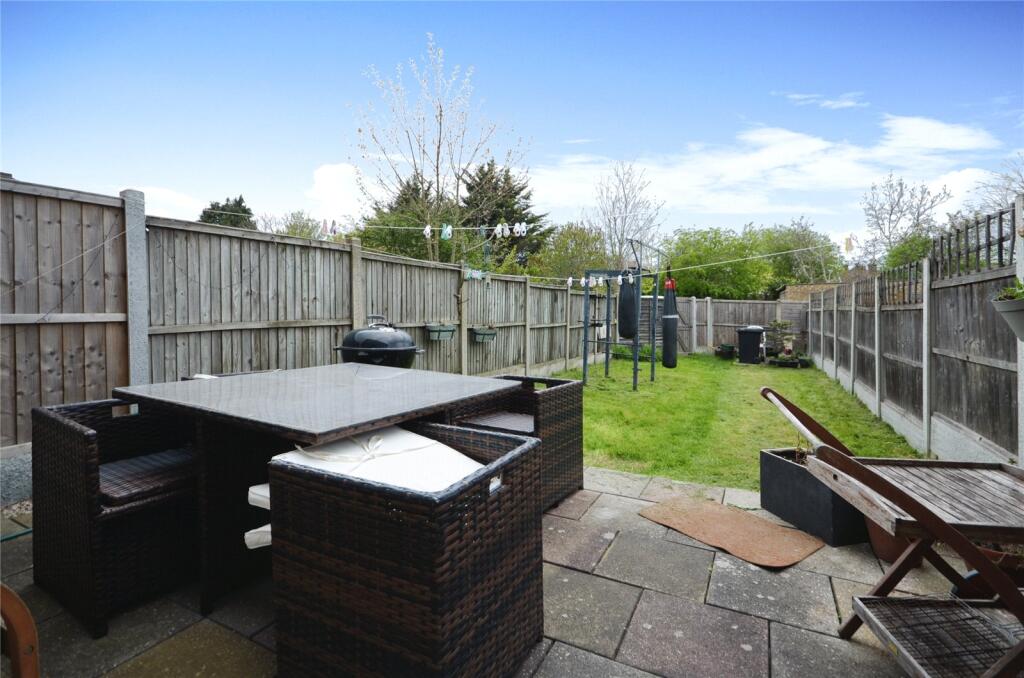 House in London, Gidea Park - More