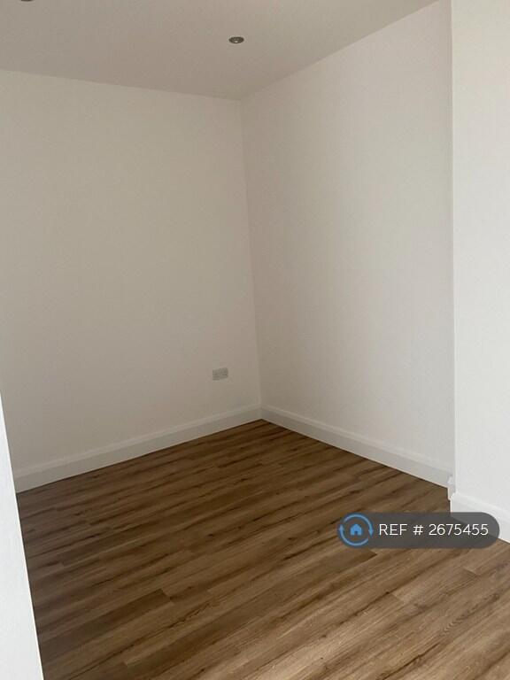 Apartment in London, Blackfen - View 3
