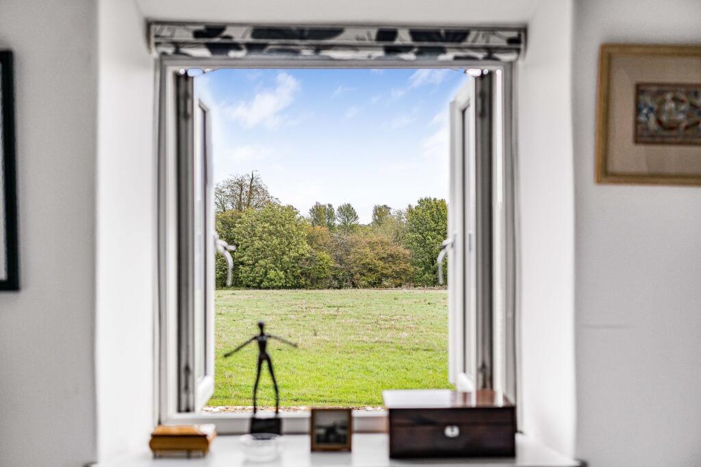 House in Gloucester - View 2