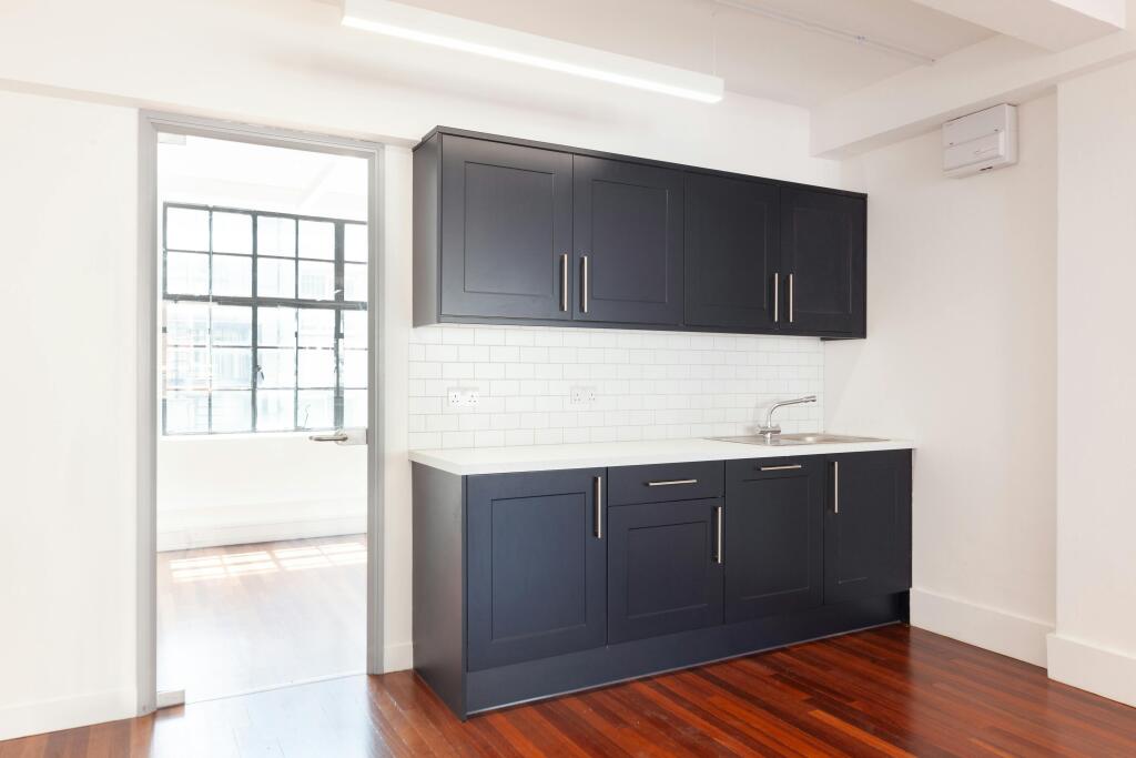 4th Floor [East]07.jpg
