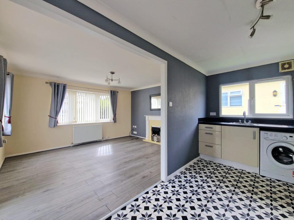 Lower Lodge, Rugeley Road, Armitage. WS15 4AX photo 5