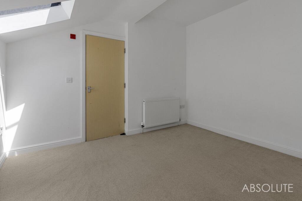 Apartment in Torquay, Torbay - View 4