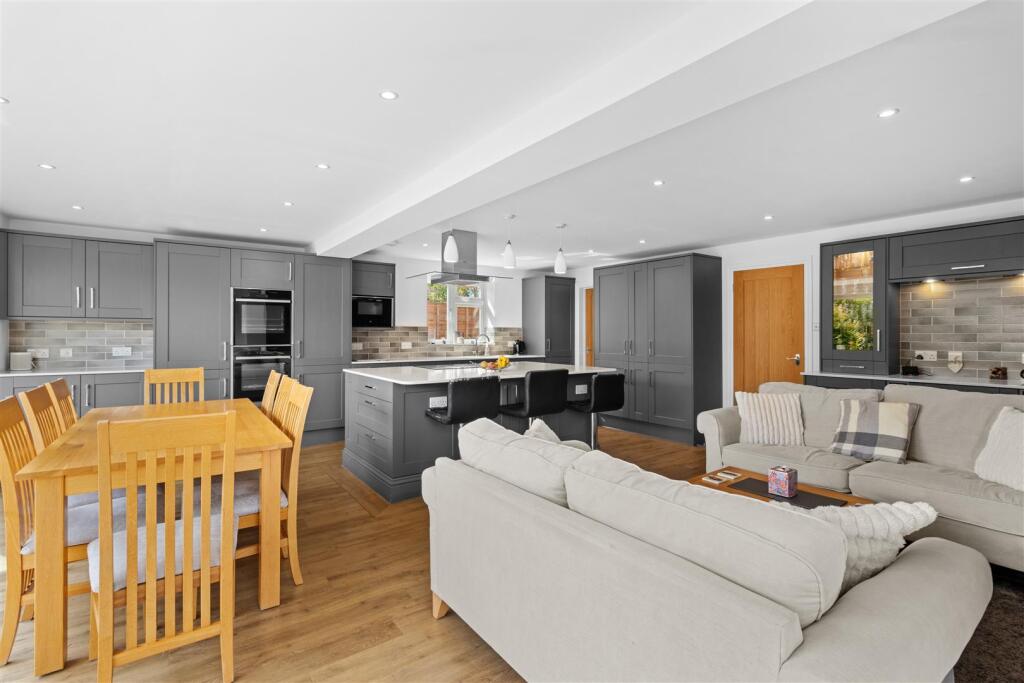 House in Wealden, Willingdon and Jevington - More