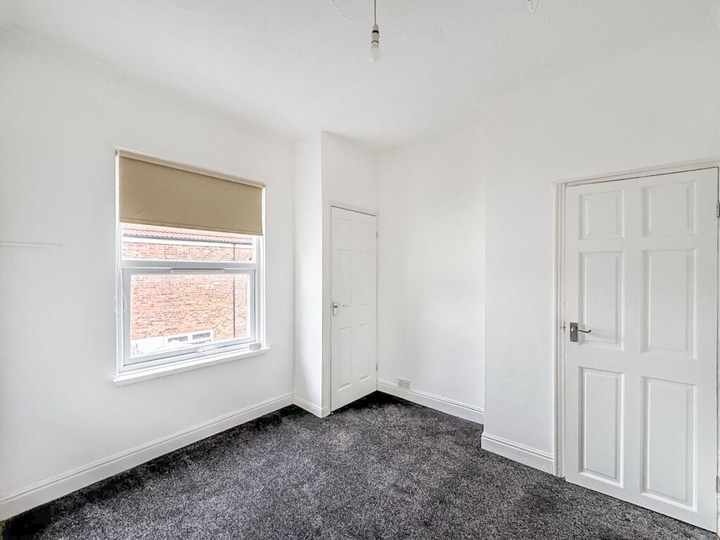 House in Hull - View 2