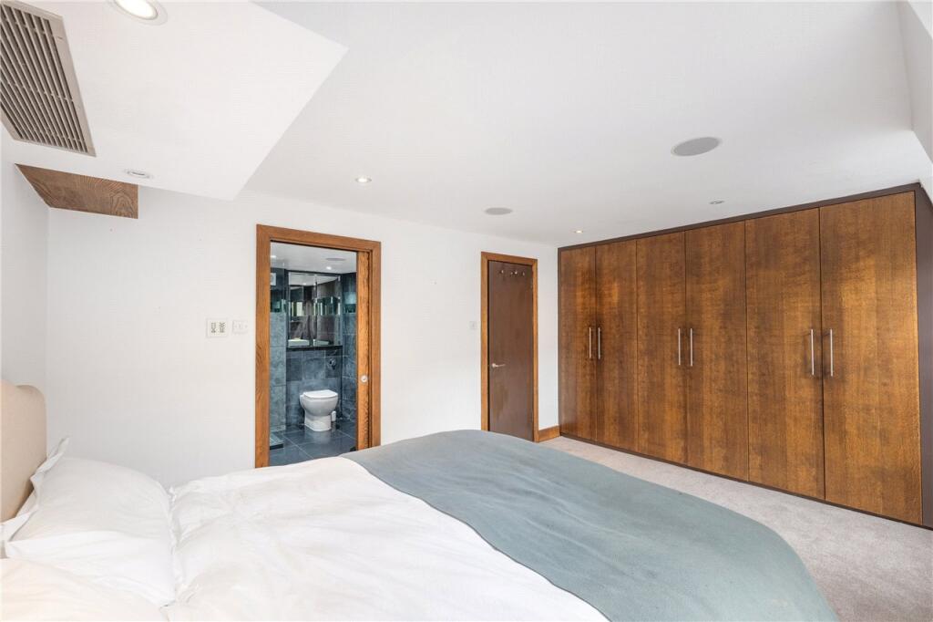 House in London - View 3