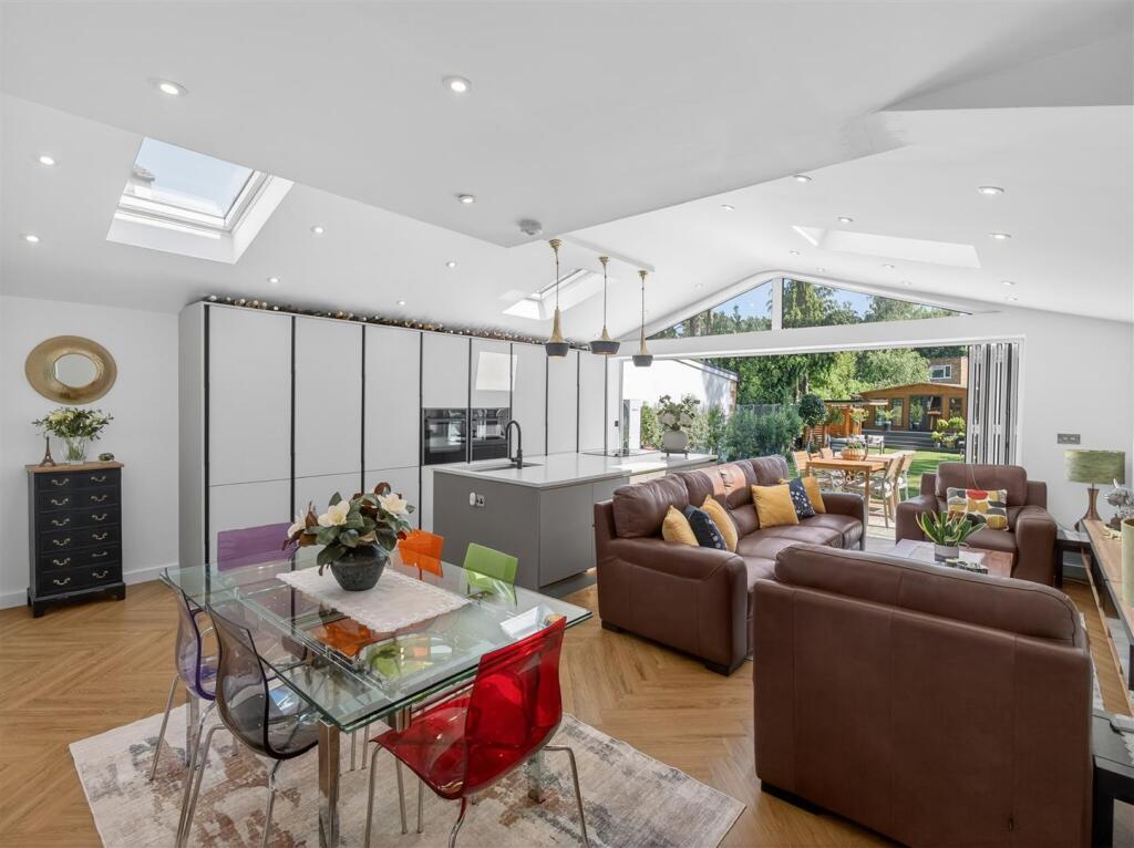 Main image of property: Ravensbourne Avenue, Bromley