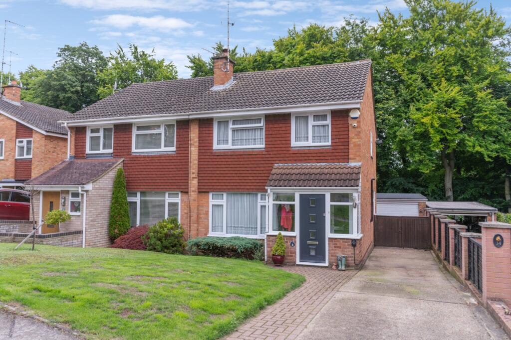 Main image of property: Clearbrook Close, High Wycombe, Buckinghamshire, HP13