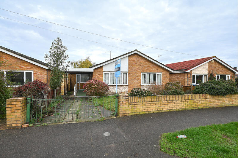 3-bed bungalow on Drybread Road , Whittlesey, Cambs, £214,995